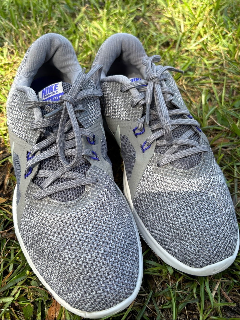 Nike Women’s Size 8.5 Grey Knit Athletic Trainers with Blue Accents